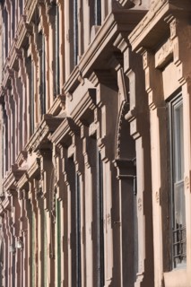 USA, New York City, Row of historic buildings. Photo : fotog