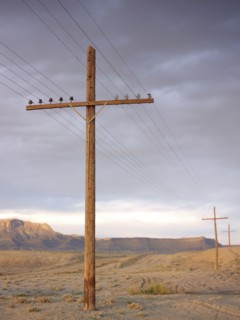 USA, Utah, Desert landscape with power lines. Photo : John Kelly