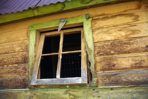USA, Colorado, Old abandoned log cabin. Photo: John Kelly