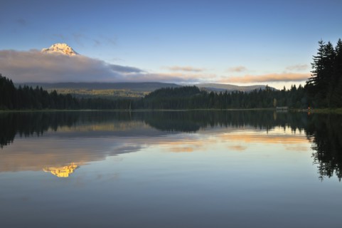 USA, Oregon, Multnomah County, Trillium Lake. Photo : Gary Weathers