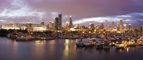USA, Illinois, Chicago skyline at sunset. Photo: Henryk Sadura