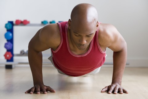 Man doing push-ups. Photo : Rob Lewine