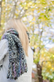 Woman in park. Photo : Jamie Grill