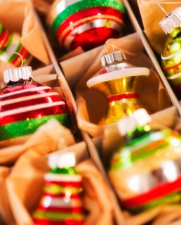 Christmas baubles in box. Photo : Daniel Grill