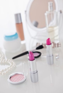 Studio shot of beauty products. Photo : Daniel Grill