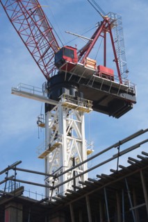 Crane hook carrying block. Photo : fotog