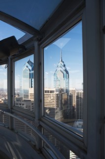 USA, Pennsylvania, Philadelphia, view through window on skyscrapers. Photo : fotog