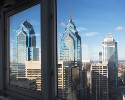 USA, Pennsylvania, Philadelphia, view through window on skyscrapers. Photo : fotog