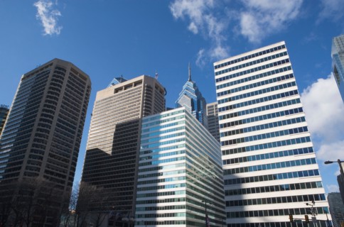 USA, Pennsylvania, Philadelphia, low angle view of skyscrapers. Photo : fotog