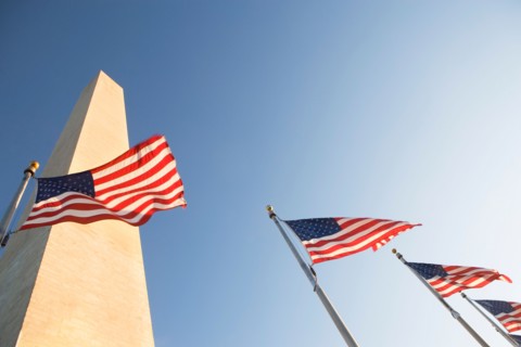 USA, Washington DC, low angle view on american flags. Photo : fotog