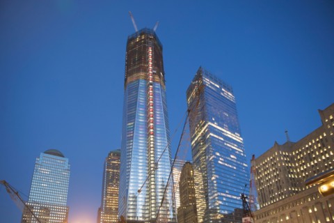 USA, New York State, New York City, low angle view of illuminated skyscrapers. Photo : fotog
