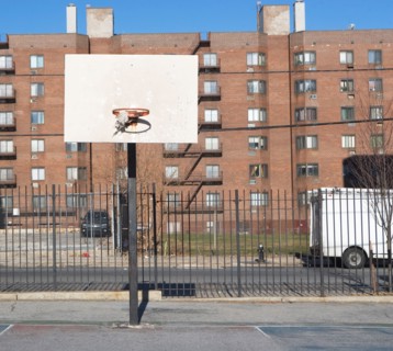 USA, New York State, New York City, basketball playground. Photo : fotog