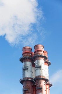 Factory chimney. Photo : fotog