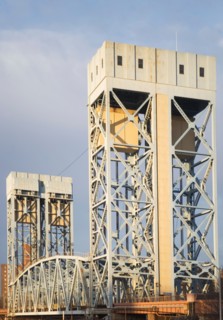 USA, New York, New York City, Close up of bridge on Hudson River. Photo : fotog
