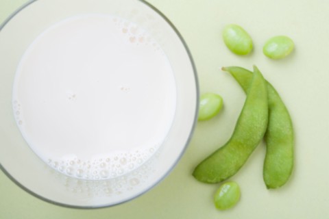Soy milk and edamame, studio shot. Photo : Kristin Lee