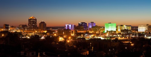 USA, New Mexico, Albuquerque, Panoramic cityscape at dusk. Photo : Henryk Sadura