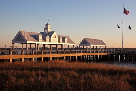 USA, South Carolina, Charleston, Pier at sunrise. Photo : Henryk Sadura