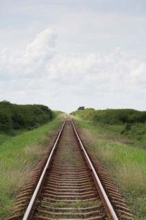 Cuba, Railroad vanishing point. Photo : Mark de Leeuw