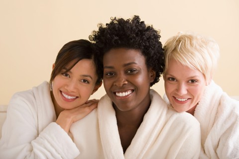 Portrait of three woman in spa. Photo : Rob Lewine