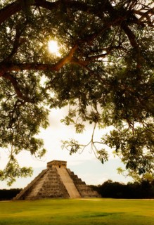 Mexico, Yucatan, Chichen Itza. Mayan ruins.