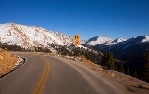 USA, Colorado. Road in mountains. Photo : John Kelly