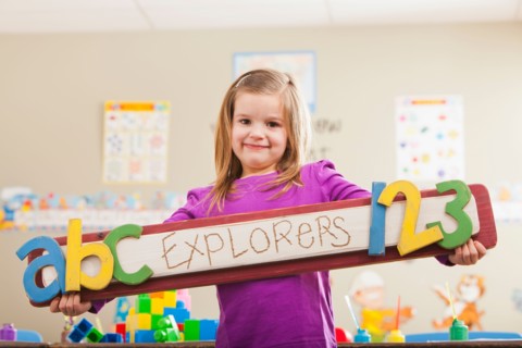 Portrait of schoolgirl (4-5). Photo : Mike Kemp