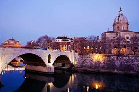 Italy, Rome. View over Tiber River in early morning. Photo : Henryk Sadura