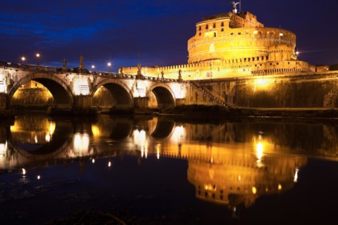 Italy, Rome. Castel Sant'Angelo and Tiber River in early morning. Photo : Henryk Sadura