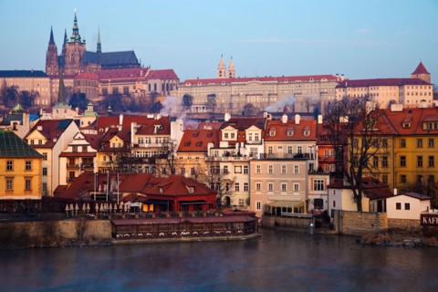Czech Republic, Prague. View over Vltava River towards Prague Castle in early morning. Photo :