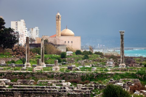 Lebanon, Tyre. Al Mina ruins, mosque in background. Photo : Henryk Sadura