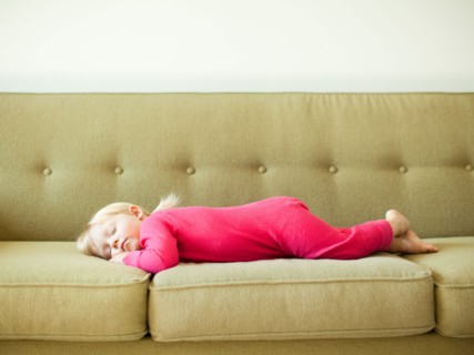 Portrait of baby girl (18-23 months) sleeping. Photo : Jessica Peterson
