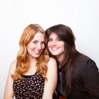 Studio Shot of young women. Photo : Jessica Peterson