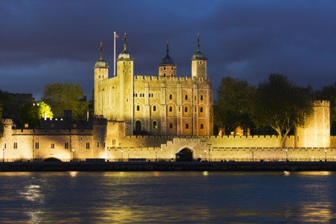 UK, England, London, Tower of London at night.