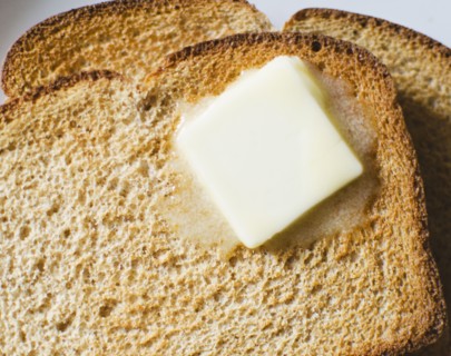 Toast with meltin butter. 
Photo : Jamie Grill