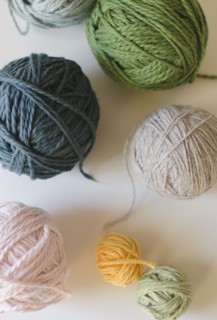 Balls of yarn. 
Photo : Jamie Grill