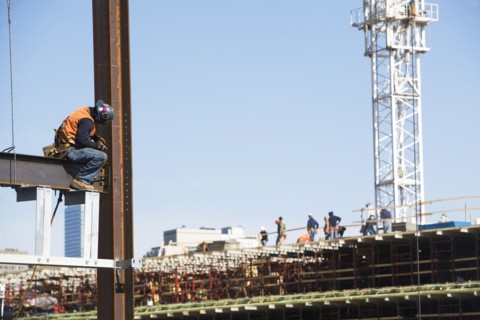 USA, New York, Long Island, New York City, Male worker on construction site. 
Photo: fotog