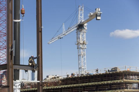USA, New York, Long Island, New York City, Male worker on construction site. 
Photo : fotog