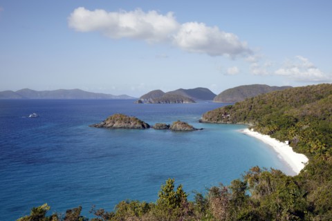 United States Virgin Islands, St. John, View of sea bay. 
Photo : Winslow Productions