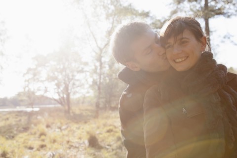Young couple on romantic walk. 
Photo : Jan Scherders