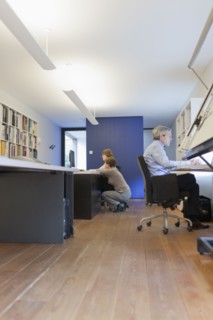 Employees of design agency at work. 
Photo : Jan Scherders