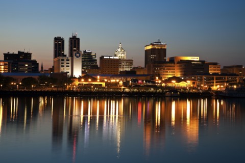 USA, Illinois, Peoria, City view at dusk. 
Photo : Henryk Sadura