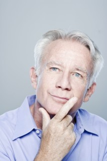 Portrait of thoughtful senior man, studio shot. 
Photo : Rob Lewine