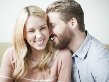 Portrait of young couple . 
Photo : Jessica Peterson