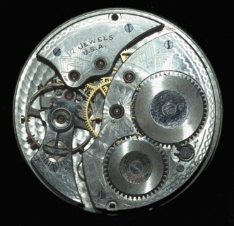 Studio shot of complex clockwork. 
Photo : Calysta Images