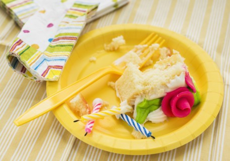 Plate with cake leftovers.