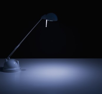 Studio shot of desk lamp. Photo : Daniel Grill