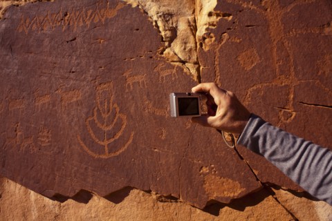 USA, Utah, Native American art on stone wall. Photo : John Kelly
