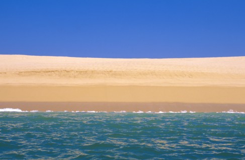 Mexico, Oaxaca, Huatulco, Scenic view of sandy beach. Photo : DKAR Images
