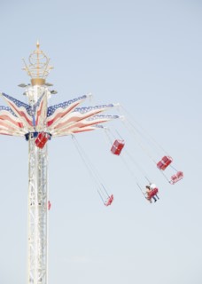 Carousel in amusement park. Photo : Jamie Grill