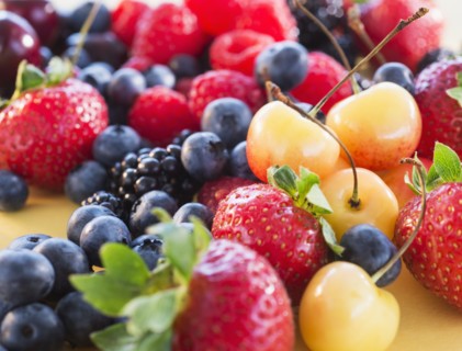 Heap of fresh fruits. Photo : Daniel Grill